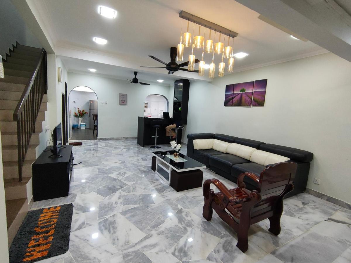 Three-Bedroom House At Tyara Homestay Sunway Petaling Jaya Exterior photo
